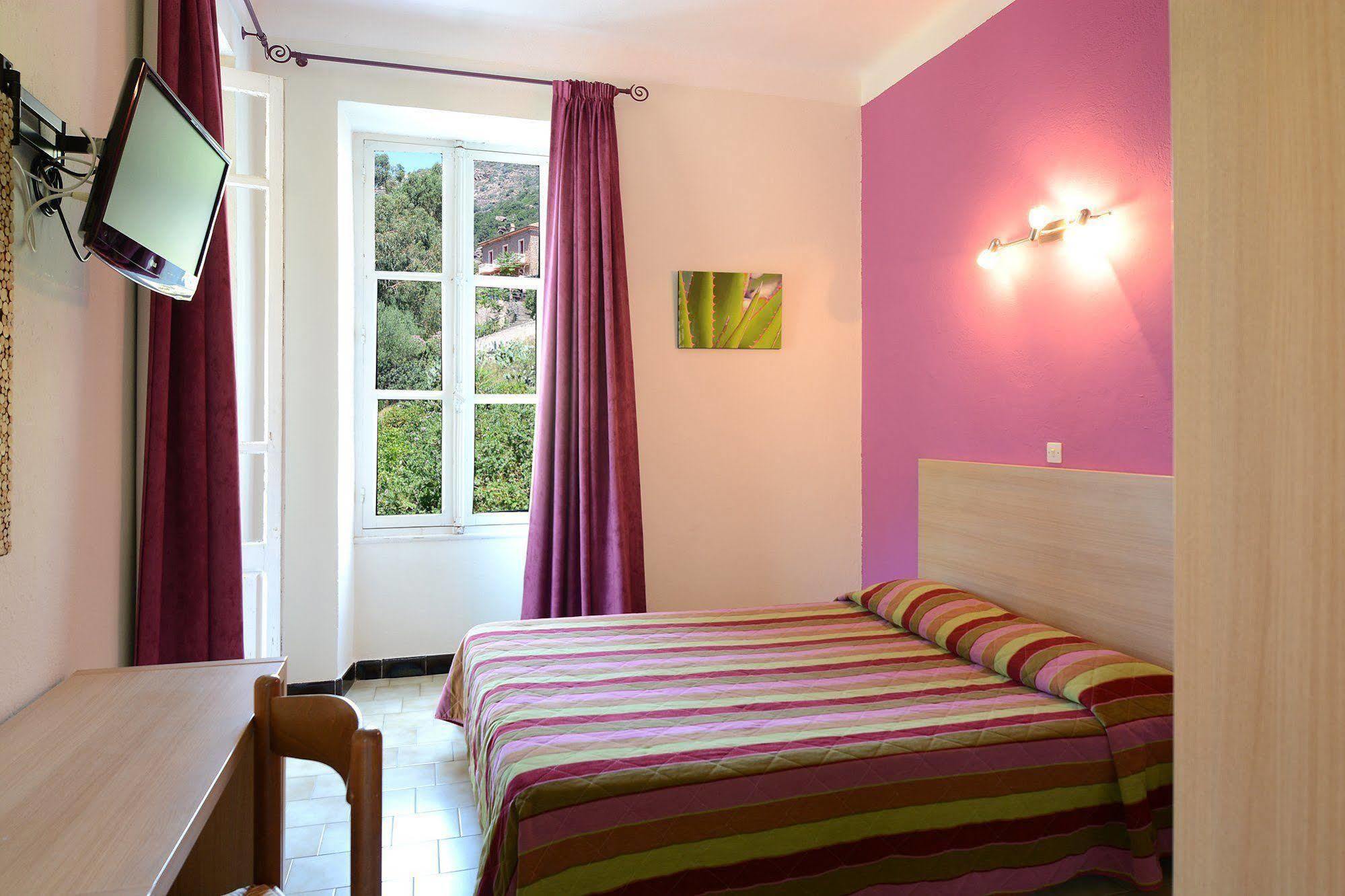 Hotel Colombo- Porto Corse Exteriör bild